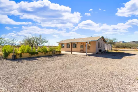 2271 N Sands Ranch Rd, Huachuca City, AZ 85616