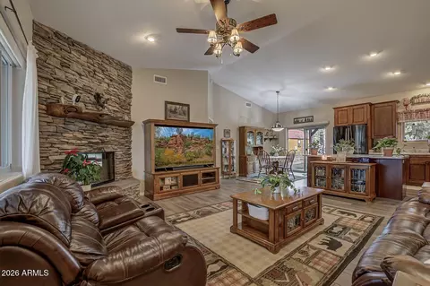 Living - 6008 W South Rd, Pine, AZ 85544 photo 2 of 5