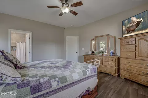 Bedroom - 6008 W South Rd, Pine, AZ 85544 photo 2 of 4