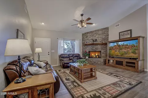 Living - 6008 W South Rd, Pine, AZ 85544 photo 1 of 5