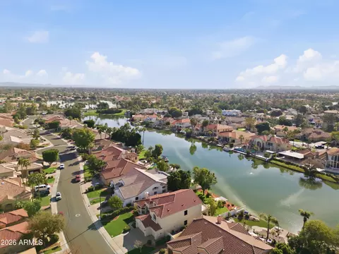 View/Area - 1349 E Catamaran Dr, Gilbert, AZ 85234 photo 2 of 11