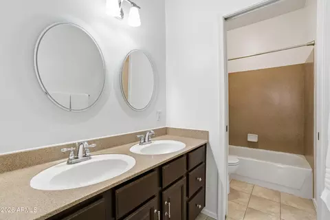 Bath - 1349 E Catamaran Dr, Gilbert, AZ 85234 photo 3 of 4