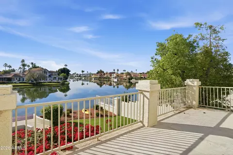 View/Area - 1349 E Catamaran Dr, Gilbert, AZ 85234 photo 5 of 11