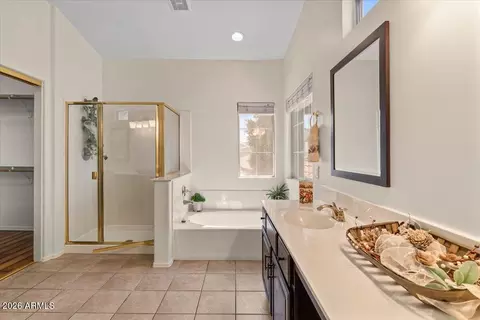 Bath - 1349 E Catamaran Dr, Gilbert, AZ 85234 photo 2 of 4