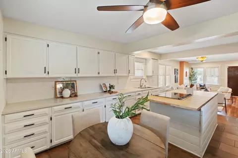 Kitchen - 1733 E Harvard St, Phoenix, AZ 85006 photo 4 of 5