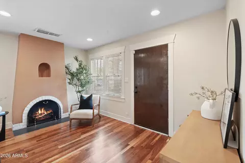 Entry Way - 1733 E Harvard St, Phoenix, AZ 85006 photo 2 of 3