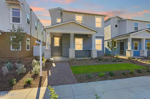 114 W Holcomb Ln, Phoenix, AZ 85003