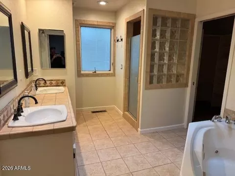 Bath - 4362 E Burning Tree Loop, Flagstaff, AZ 86004 photo 1 of 1