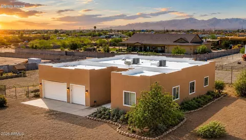 25535 W Hunter Dr, Wittmann, AZ 85361