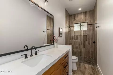 Bath - 1520 E Magellan Dr, New River, AZ 85087 photo 7 of 11