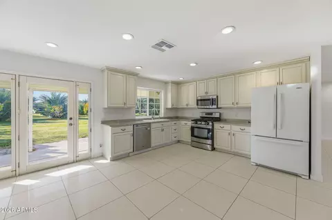 Kitchen - 13839 E Morgan Dr, Gilbert, AZ 85295 photo 2 of 5
