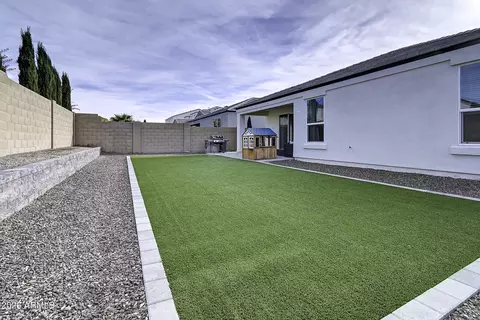 Exterior - 2140 E Alameda Rd, Phoenix, AZ 85024 photo 4 of 9
