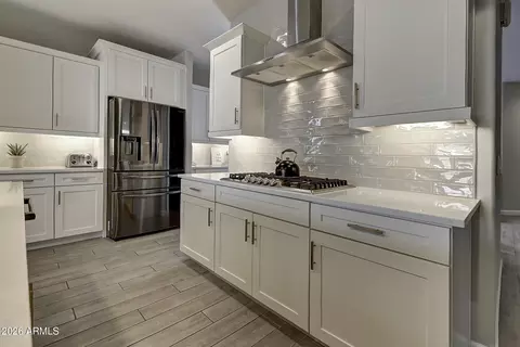 Kitchen - 2140 E Alameda Rd, Phoenix, AZ 85024 photo 4 of 8