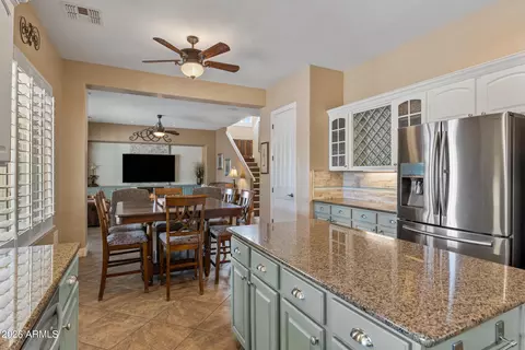 Kitchen - 1341 E Macaw Ct, Gilbert, AZ 85297 photo 4 of 6