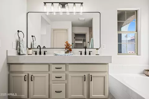 Bath - 3745 E Flamingo Way, Gilbert, AZ 85297 photo 1 of 4