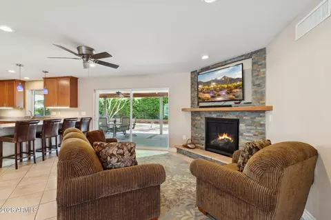 Living - 8205 N 2nd Dr, Phoenix, AZ 85021 photo 3 of 3