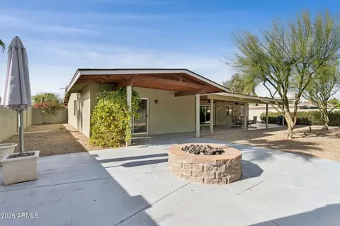 Exterior - 8205 N 2nd Dr, Phoenix, AZ 85021 photo 7 of 9
