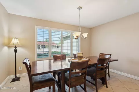 Dining - 8205 N 2nd Dr, Phoenix, AZ 85021 photo 1 of 1