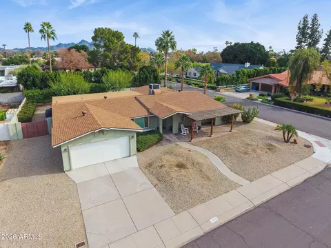 View/Area - 8205 N 2nd Dr, Phoenix, AZ 85021 photo 2 of 10