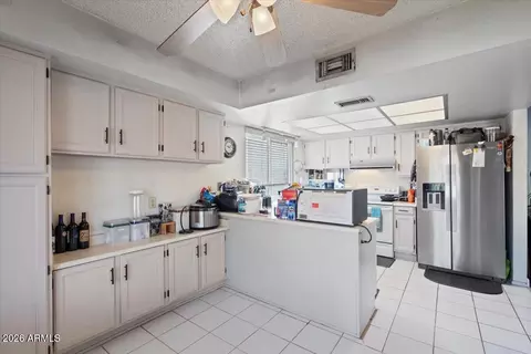 Kitchen - 1920 E Saint Catherine Ave, Phoenix, AZ 85042 photo 3 of 3