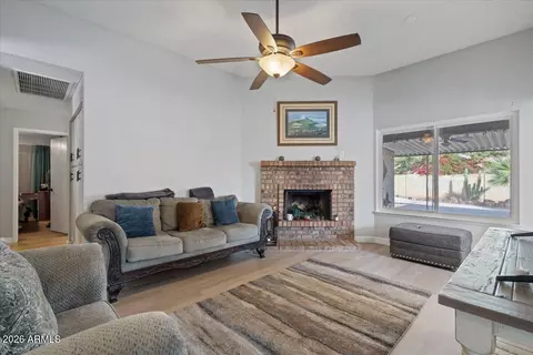 Living - 1920 E Saint Catherine Ave, Phoenix, AZ 85042 photo 3 of 3
