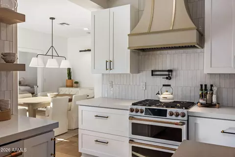 Kitchen - 4119 E Indianola Ave, Phoenix, AZ 85018 photo 4 of 4