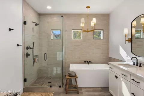 Bath - 4119 E Indianola Ave, Phoenix, AZ 85018 photo 1 of 4