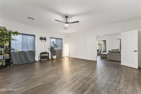 Living - 2538 E Mine Creek Rd, Phoenix, AZ 85024 photo 2 of 4