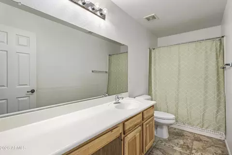 Bath - 2538 E Mine Creek Rd, Phoenix, AZ 85024 photo 2 of 5