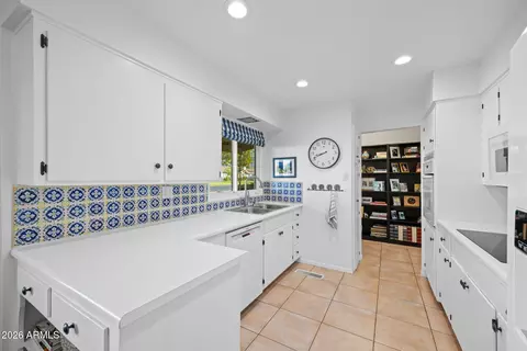 4209 E Patricia Jane Dr, Phoenix, AZ 85018 photo 10