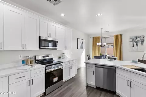 1433 N 80th Ln, Phoenix, AZ 85043