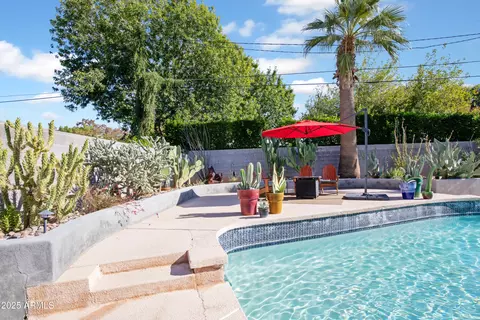 Exterior - 7119 N 6th Ave, Phoenix, AZ 85021 photo 7 of 7