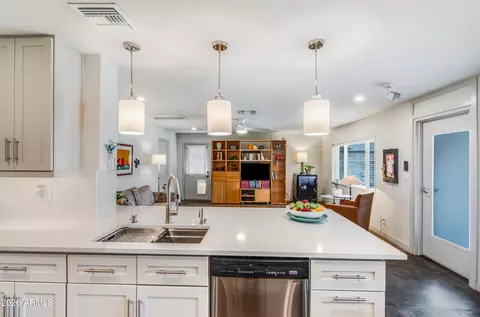 Kitchen - 7119 N 6th Ave, Phoenix, AZ 85021 photo 2 of 2