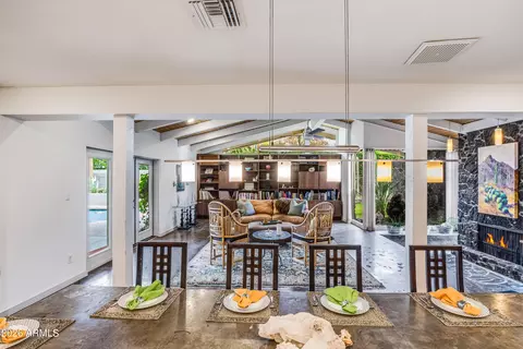 Dining - 7119 N 6th Ave, Phoenix, AZ 85021 photo 2 of 2