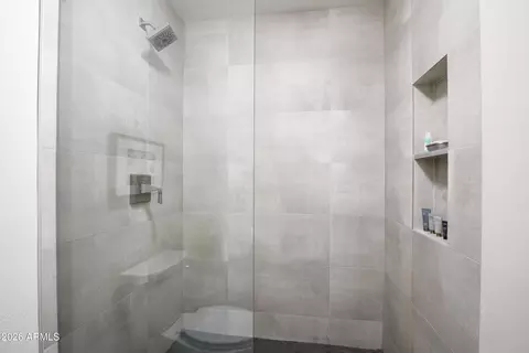 Bath - 7119 N 6th Ave, Phoenix, AZ 85021 photo 2 of 4