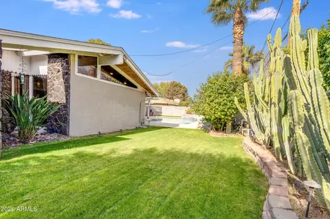 Exterior - 7119 N 6th Ave, Phoenix, AZ 85021 photo 6 of 7