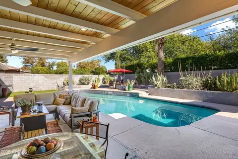 Exterior - 7119 N 6th Ave, Phoenix, AZ 85021 photo 4 of 7