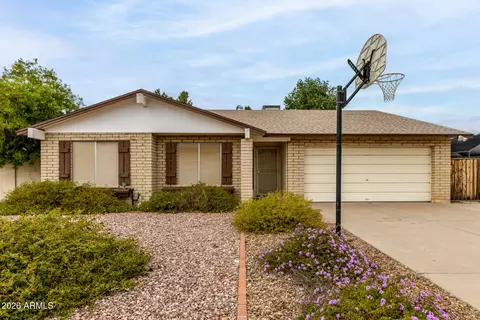 3820 W Woodridge Dr, Glendale, AZ 85308