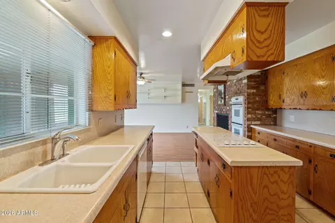 Kitchen - 3502 E Pasadena Ave, Phoenix, AZ 85018 photo 2 of 2
