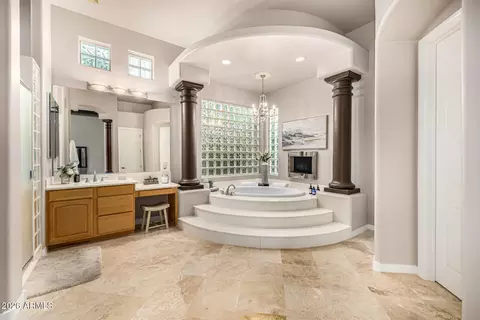 Bath - 344 E Bridle Ct, Gilbert, AZ 85295 photo 2 of 13