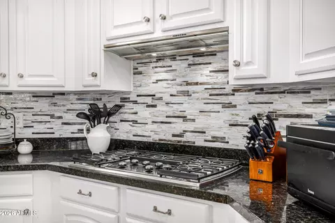 Kitchen - 344 E Bridle Ct, Gilbert, AZ 85295 photo 6 of 16