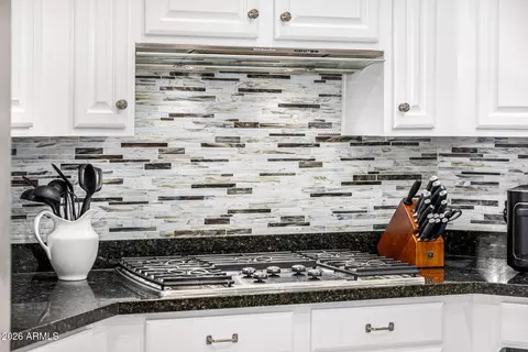 Kitchen - 344 E Bridle Ct, Gilbert, AZ 85295 photo 8 of 16