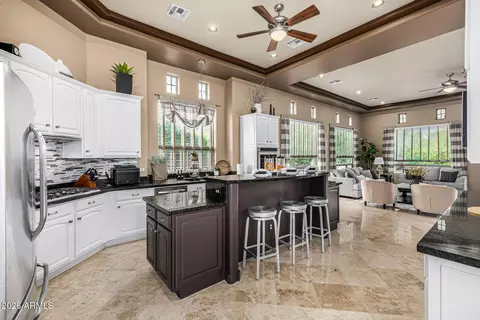 Kitchen - 344 E Bridle Ct, Gilbert, AZ 85295 photo 3 of 16