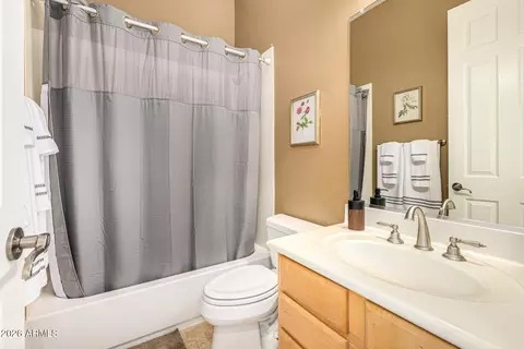 Bath - 344 E Bridle Ct, Gilbert, AZ 85295 photo 12 of 13