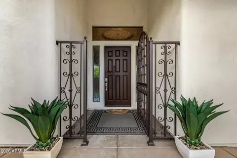 Entry Way - 344 E Bridle Ct, Gilbert, AZ 85295 photo 2 of 6