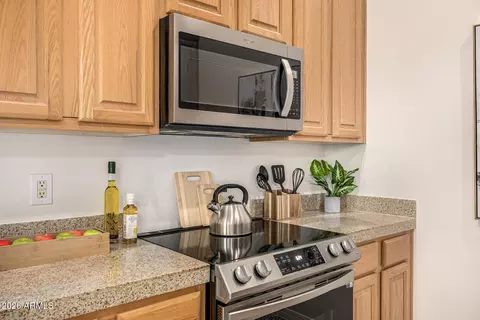 Kitchen - 344 E Bridle Ct, Gilbert, AZ 85295 photo 14 of 16