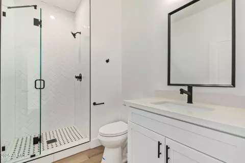 Bath - 3616 N 12th St, Phoenix, AZ 85014 photo 1 of 3