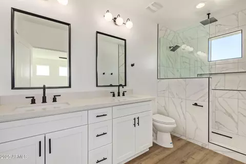 Bath - 3616 N 12th St, Phoenix, AZ 85014 photo 3 of 3