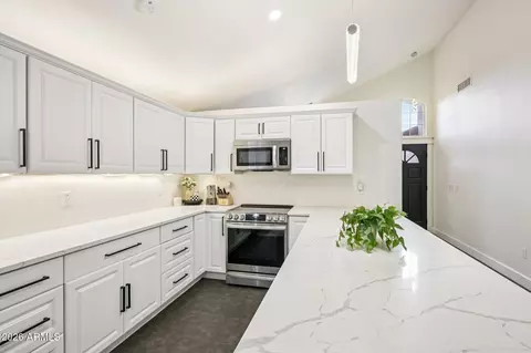Kitchen - 6560 E Saddleback St, Mesa, AZ 85215 photo 5 of 7