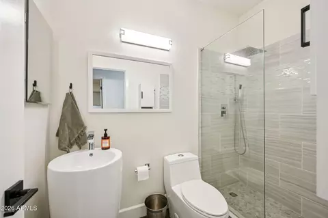 Bath - 6560 E Saddleback St, Mesa, AZ 85215 photo 3 of 4